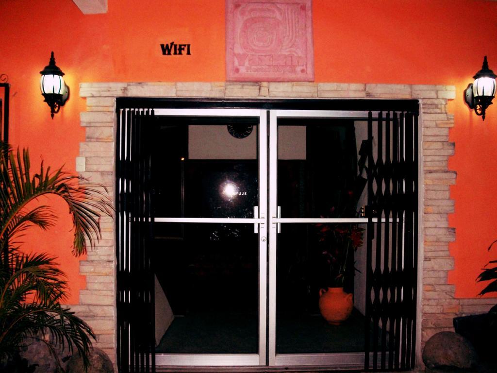 Hotel&Hostal Yaxkin Copán Buitenkant foto
