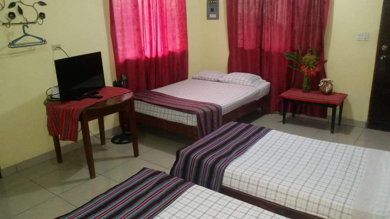 Hotel&Hostal Yaxkin Copán Buitenkant foto